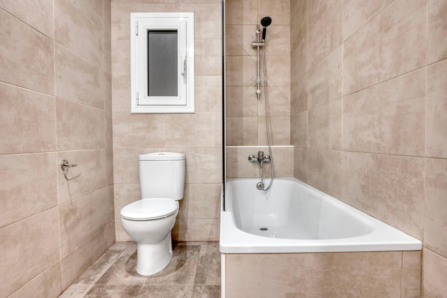 Apartment Renovated Les Tres Torres 3br Bcn-94 *