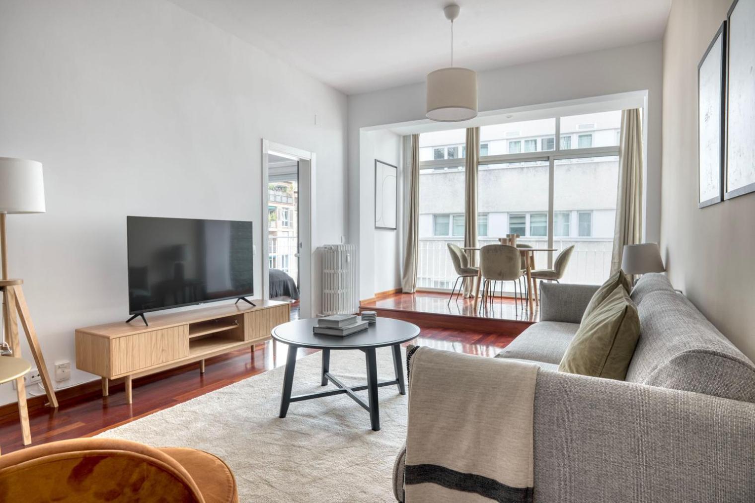 Apartment Renovated Les Tres Torres 3br Bcn-94 *