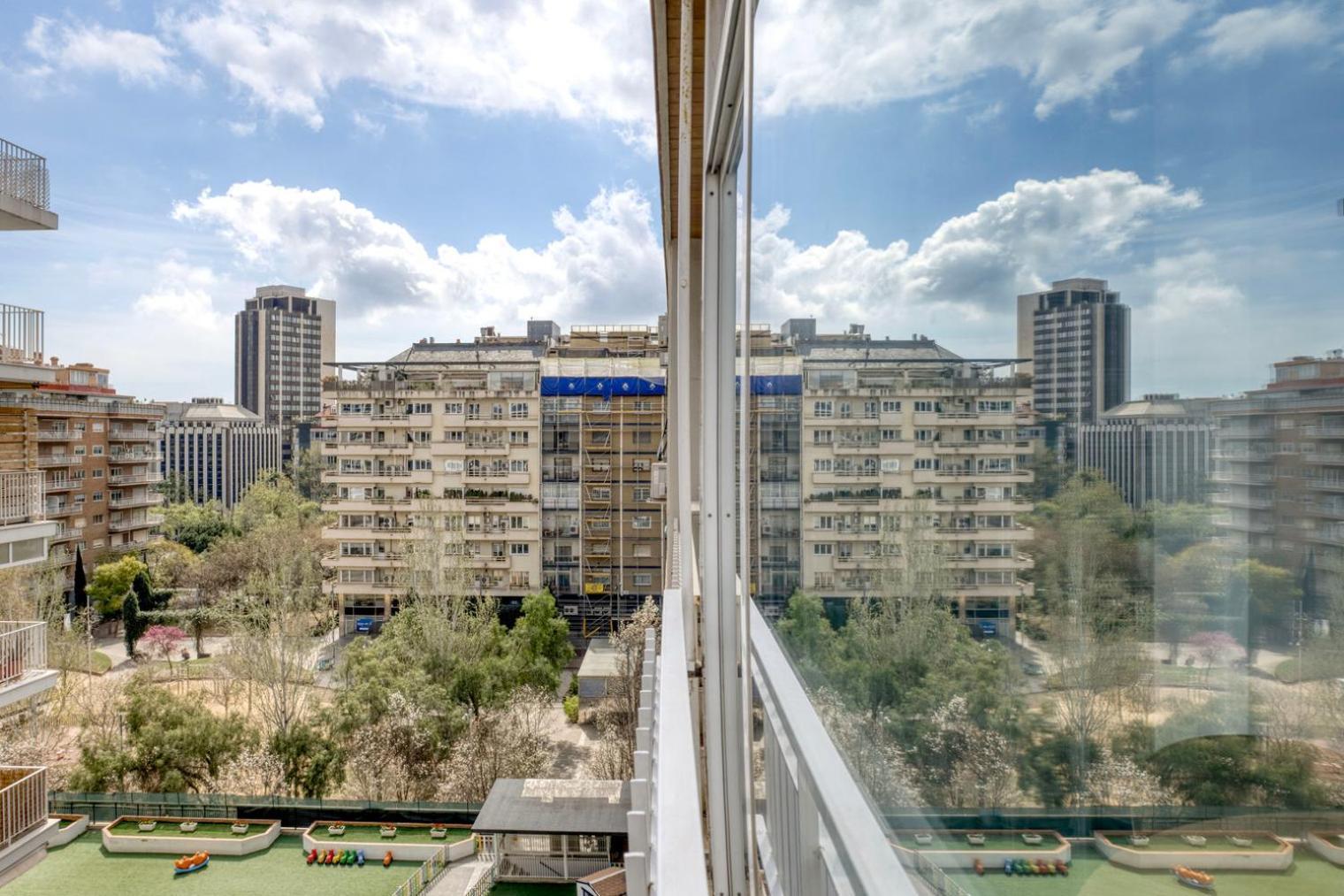 Apartment Renovated Les Tres Torres 3br Bcn-94